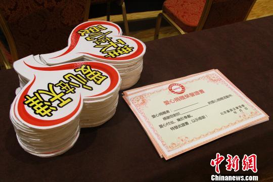 820_YI(y)f(xi)ڱ_^ek
